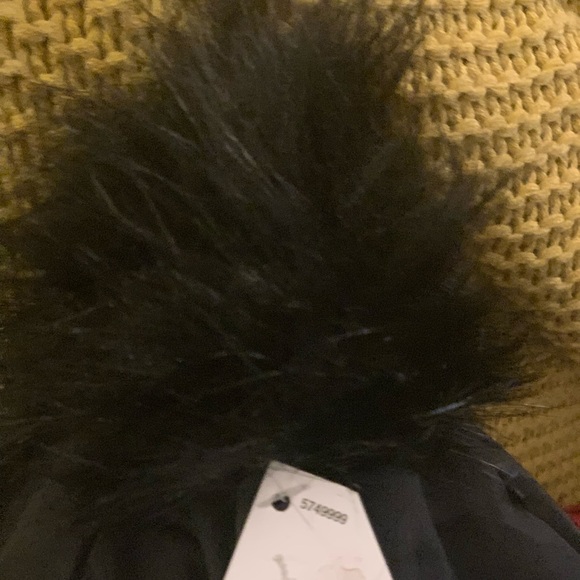 Beanie and Infinity Scarf Set - Picture 7 of 7